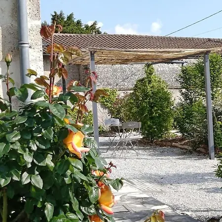 Casa de Férias Petite Maison De Charme Les Chats Pitres *